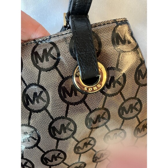 Michael‎ Kors MK Signature Tote - Picture 8 of 9